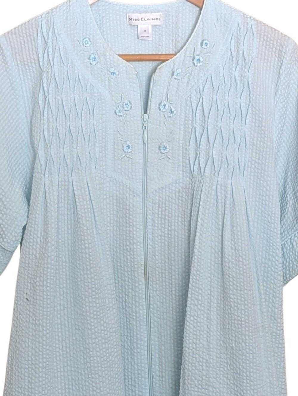 Miss Elaine Light Blue Seersucker Zip-Front Women's Robe M Embroidered Flowers